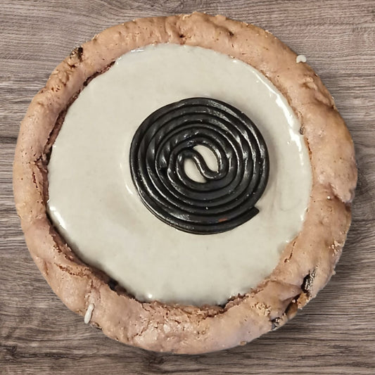 Liquorice Wheel Deep Pan Cookie